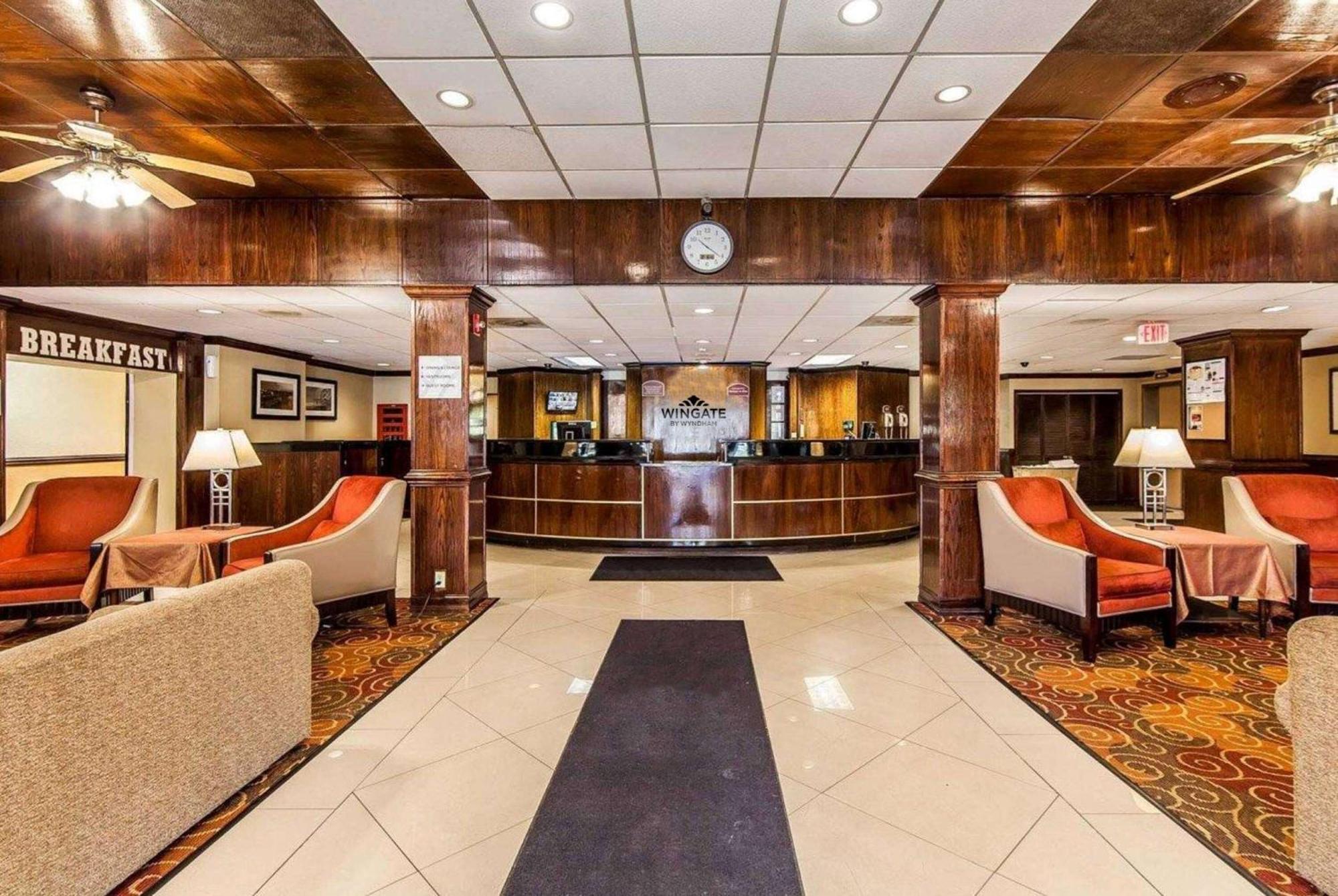 Hotel Wingate By Wyndham Marietta Conference Center Ohio Exterior foto